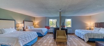 American Inn and Suites Dundee