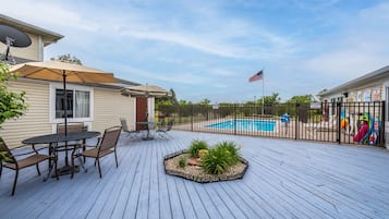 Sun deck