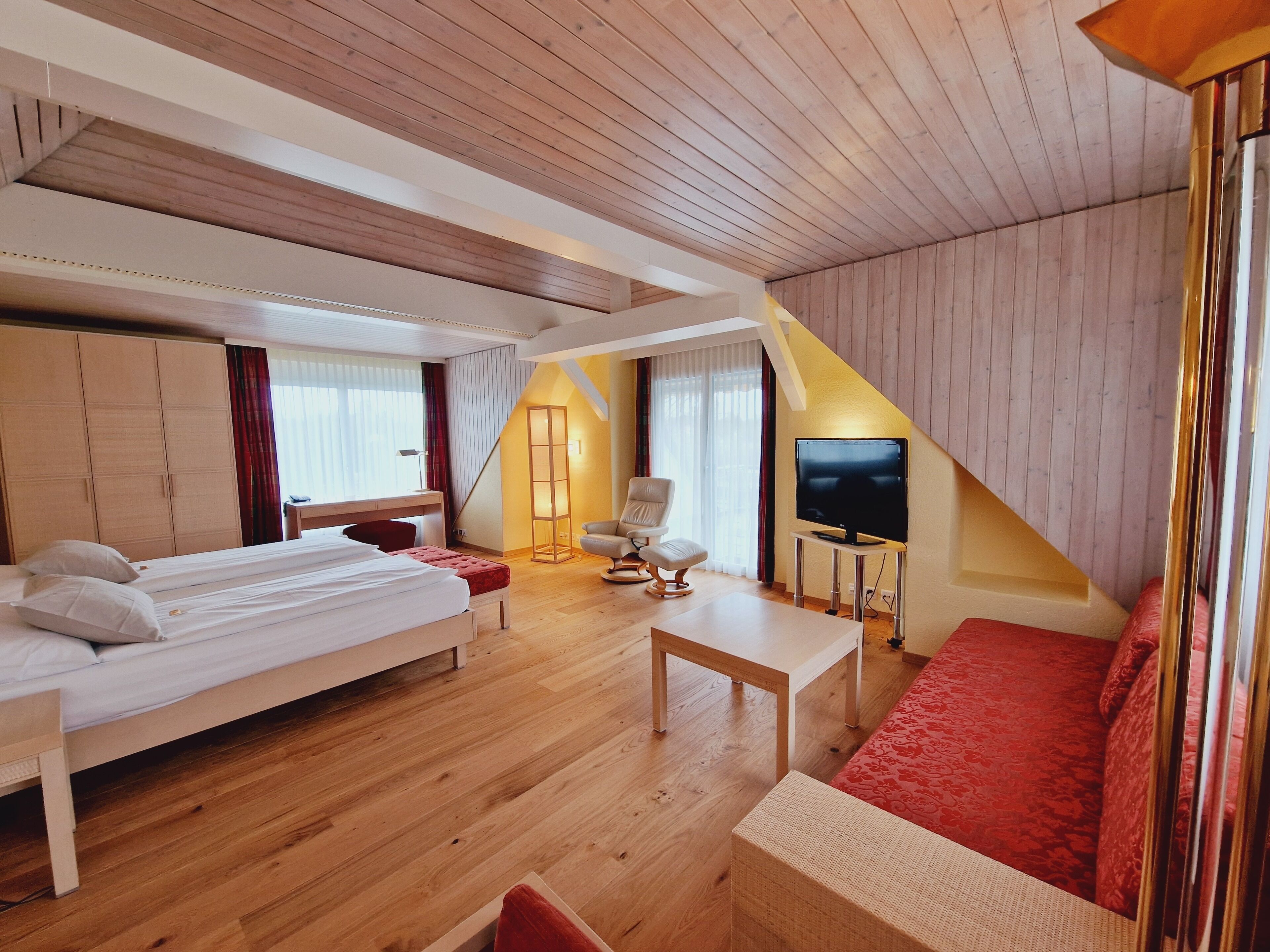 relax suite | hypo-allergenic bedding, minibar, in-room safe, individually decorated