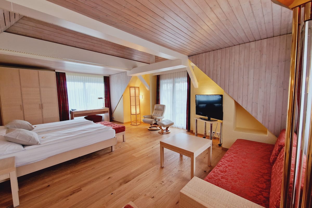 relax suite | hypo-allergenic bedding, minibar, in-room safe, individually decorated