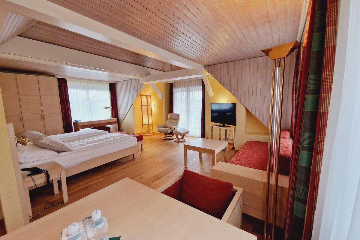 relax suite | hypo-allergenic bedding, minibar, in-room safe, individually decorated