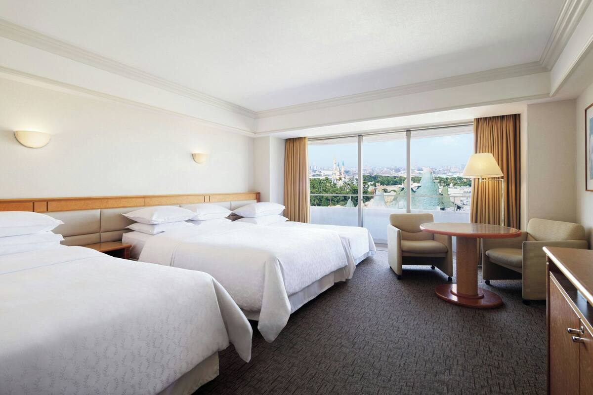Grand Room, 3 Twin Beds, Bay View (Disney or Bay view) | Premium bedding, down comforters, pillowtop beds, in-room safe