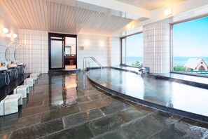 Club Suite, 1 Double Bed, Balcony | Premium bedding, down duvets, pillow-top beds, in-room safe - Sheraton Grande Tokyo Bay Hotel (Urayasu)