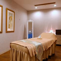 Couples treatment rooms, facials, massages