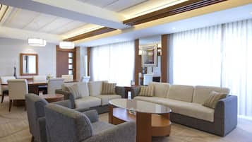 Executive Suite, 2 Double Beds (Balcony) | Premium bedding, down comforters, pillowtop beds, in-room safe