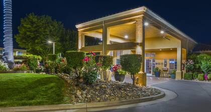 Best Western Plus Dixon Davis