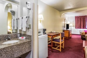Combined shower/tub, deep soaking tub, hair dryer, towels