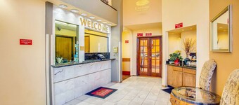 Econo Lodge Inn & Suites Albuquerque East I-40 Eubank Exit