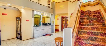 Econo Lodge Inn & Suites Albuquerque East I-40 Eubank Exit