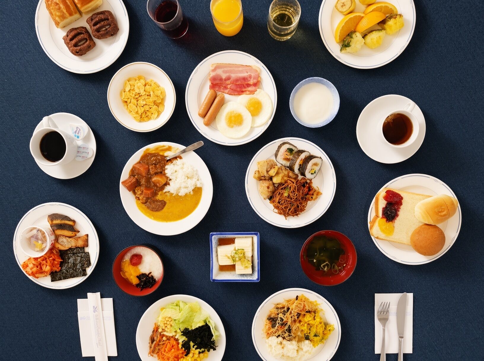 朝食 (ビュッフェ)、毎日提供 (有料)