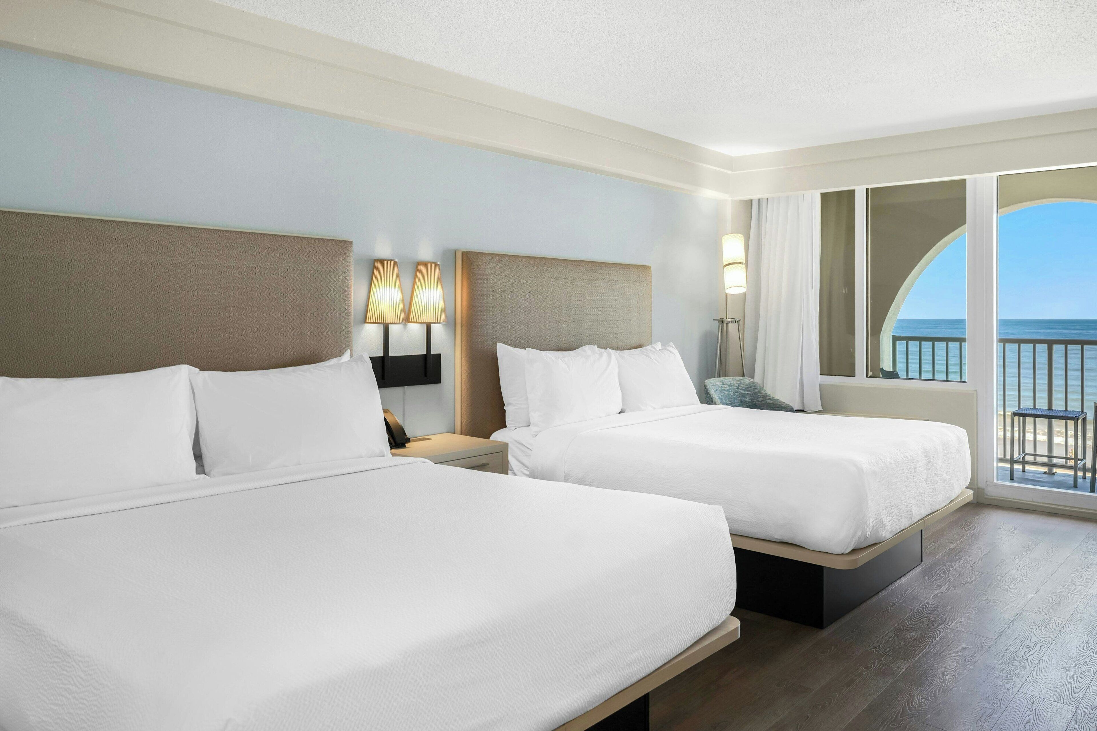 Habitación, 2 camas de matrimonio, balcón, frente al mar (Balcony) | Ropa de cama de alta calidad, caja fuerte, escritorio
