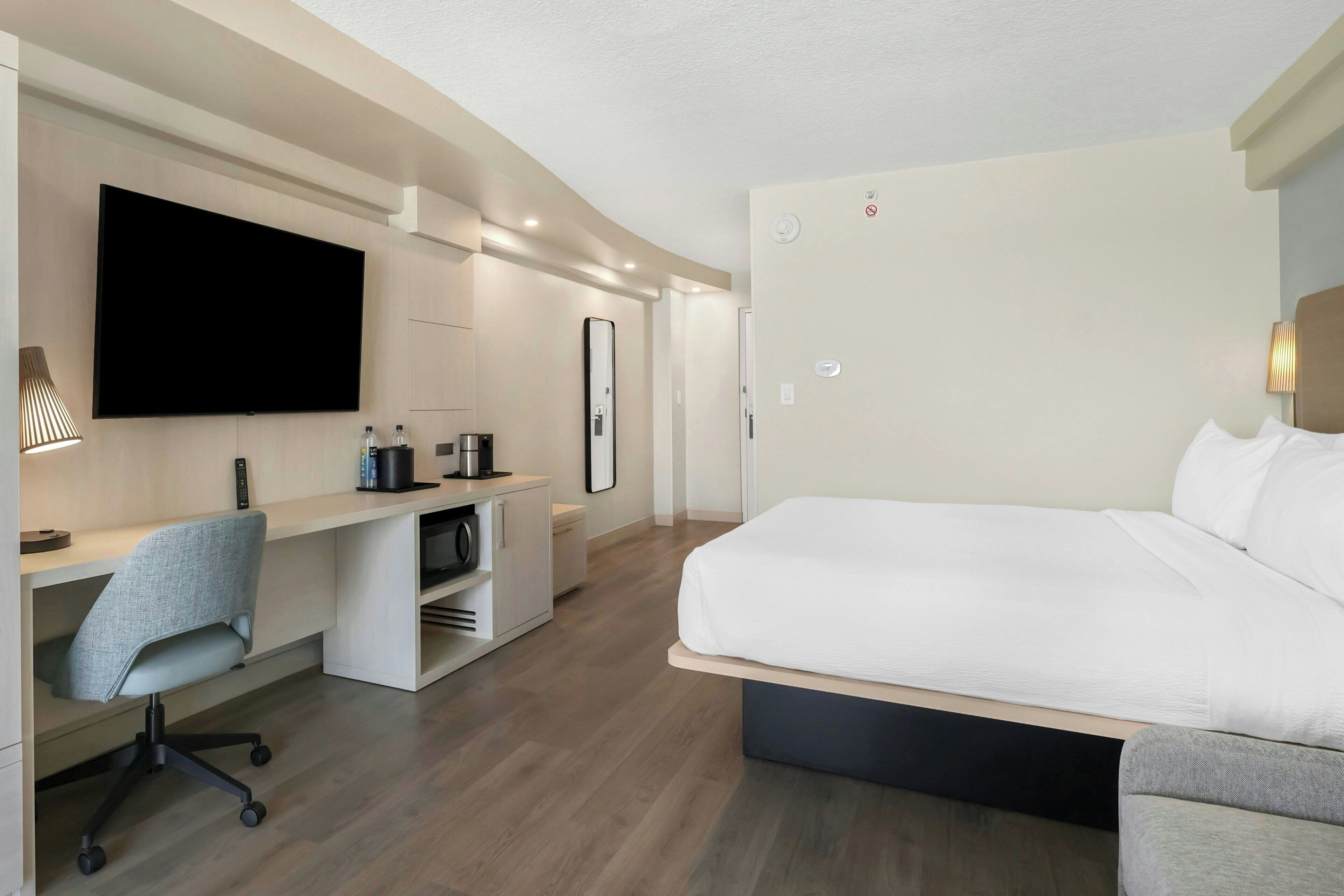 Room, 1 King Bed with Sofa bed, Balcony, Oceanfront (Balcony)