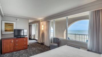 行政套房, 1 間臥室, 海濱 | 高級寢具、客房內保險箱、書桌、筆電工作空間