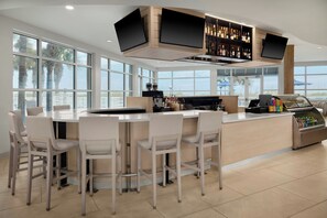 Bar (on property) - Courtyard by Marriott Jacksonville Beach Oceanfront (Jacksonville Beach)