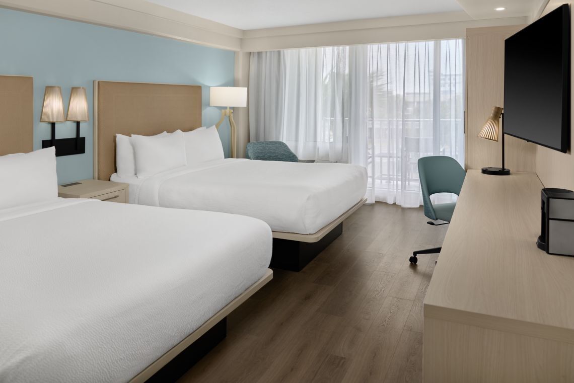 Premium bedding, in-room safe, desk, laptop workspace
