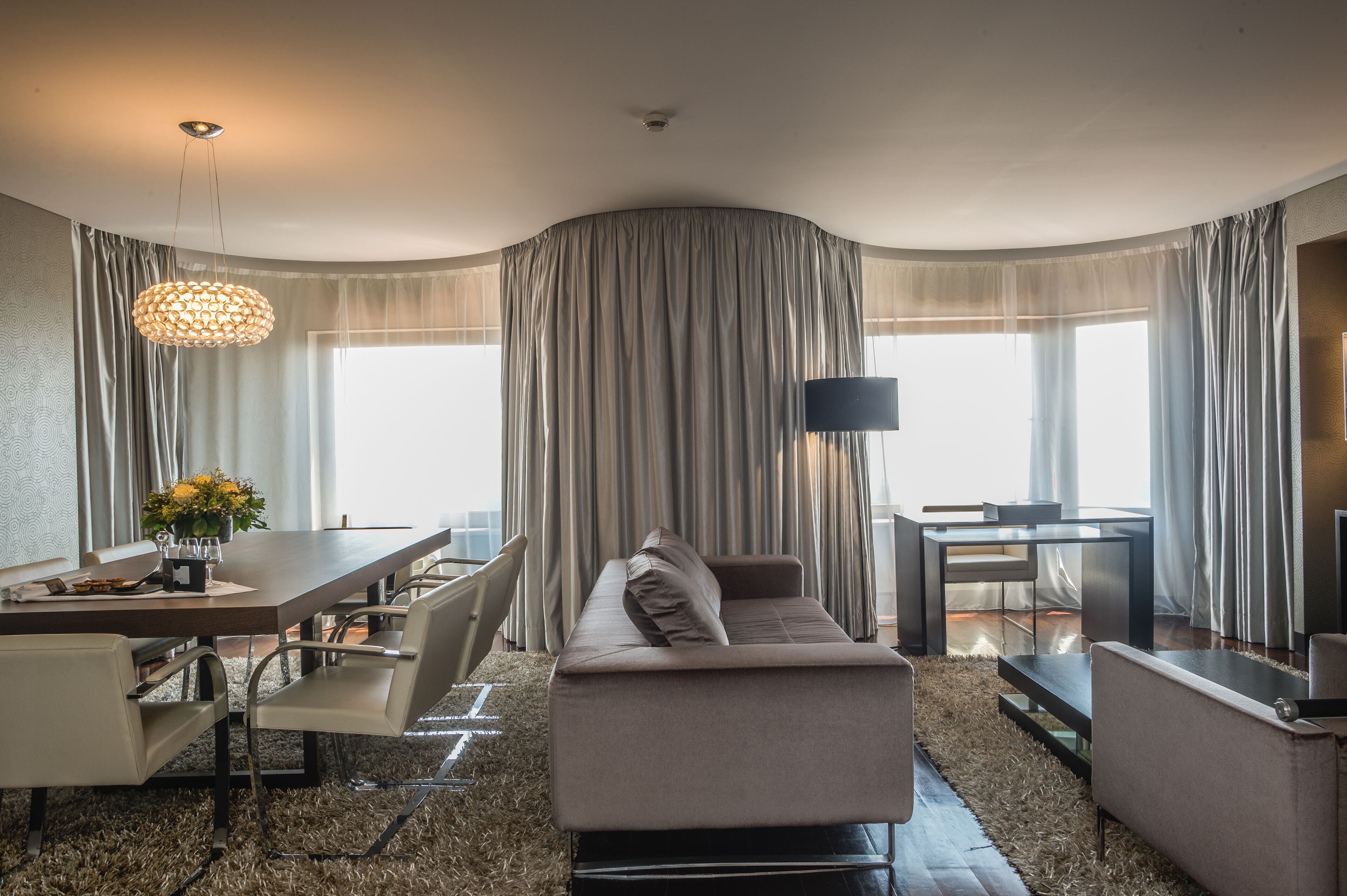 Penthouse, coin cuisine, vue fleuve | Vue de la chambre