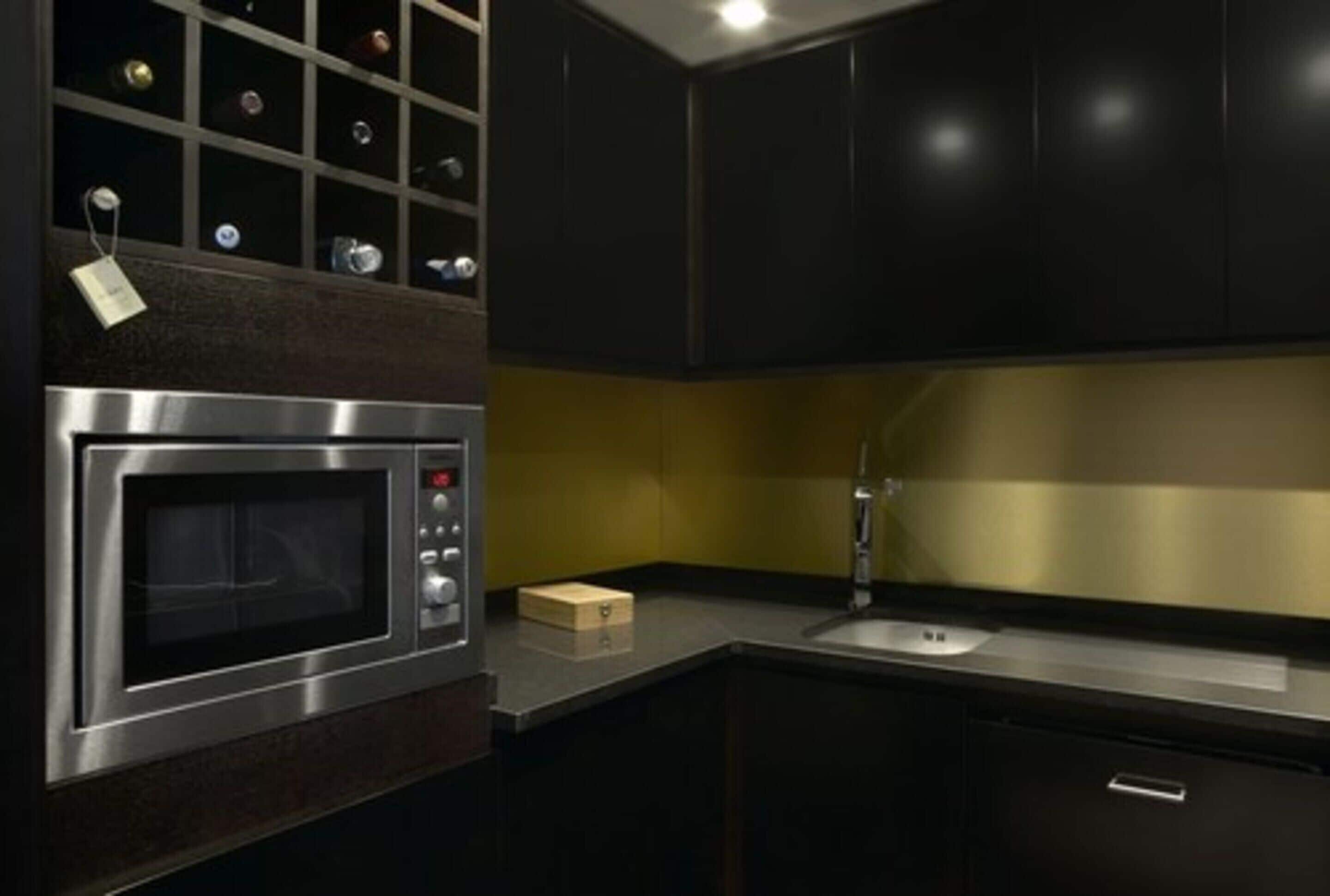 penthouse, kitchenette, river view | private kitchenette | coffee/tea maker, electric kettle