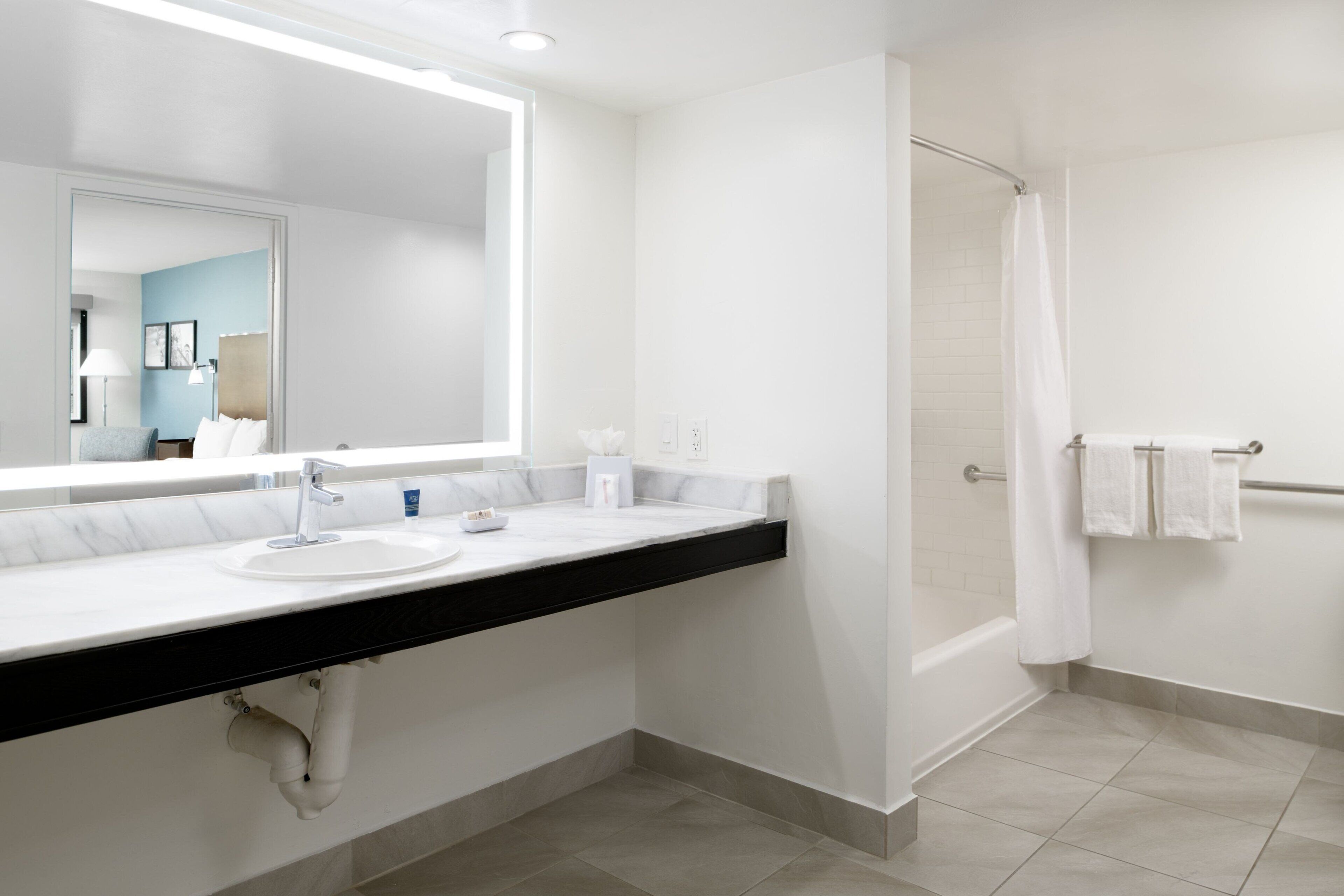 Photo - Four Points by Sheraton Anaheim