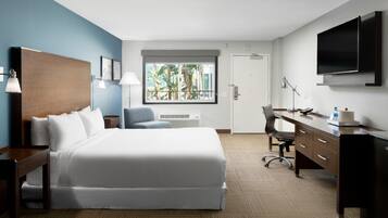 Premium bedding, in-room safe, desk, blackout drapes