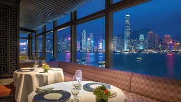 3 restaurants, international cuisine