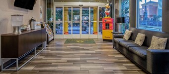 La Quinta Inn & Suites by Wyndham Anaheim