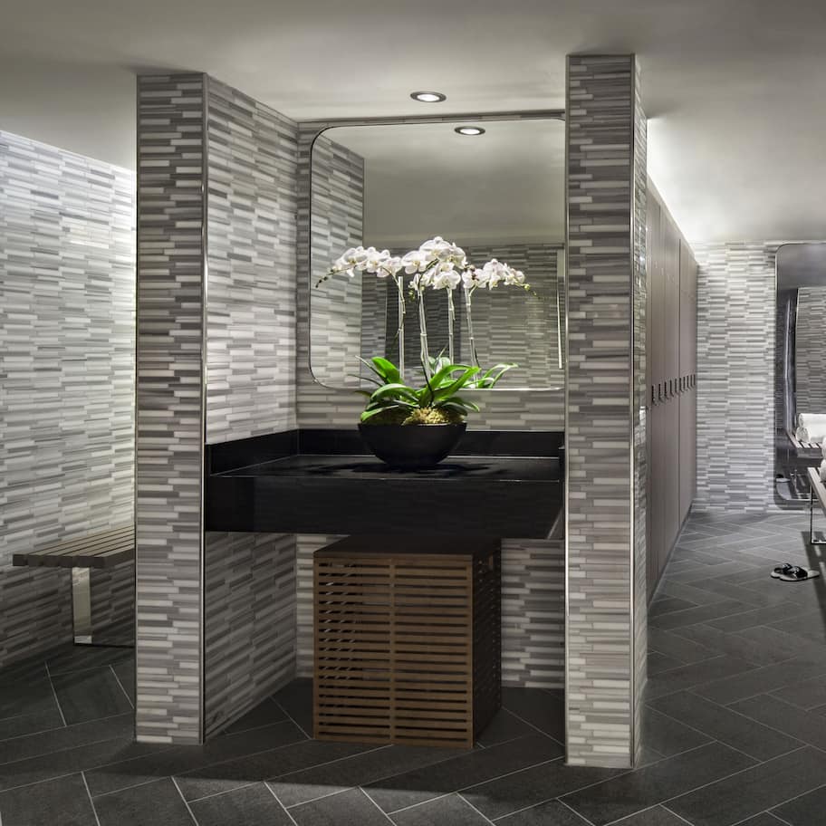 Couples treatment rooms, body treatments, aromatherapy