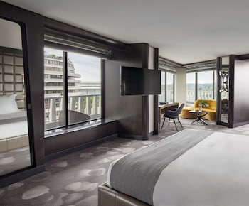 Premium bedding, down comforters, pillowtop beds, minibar at The Watergate Hotel