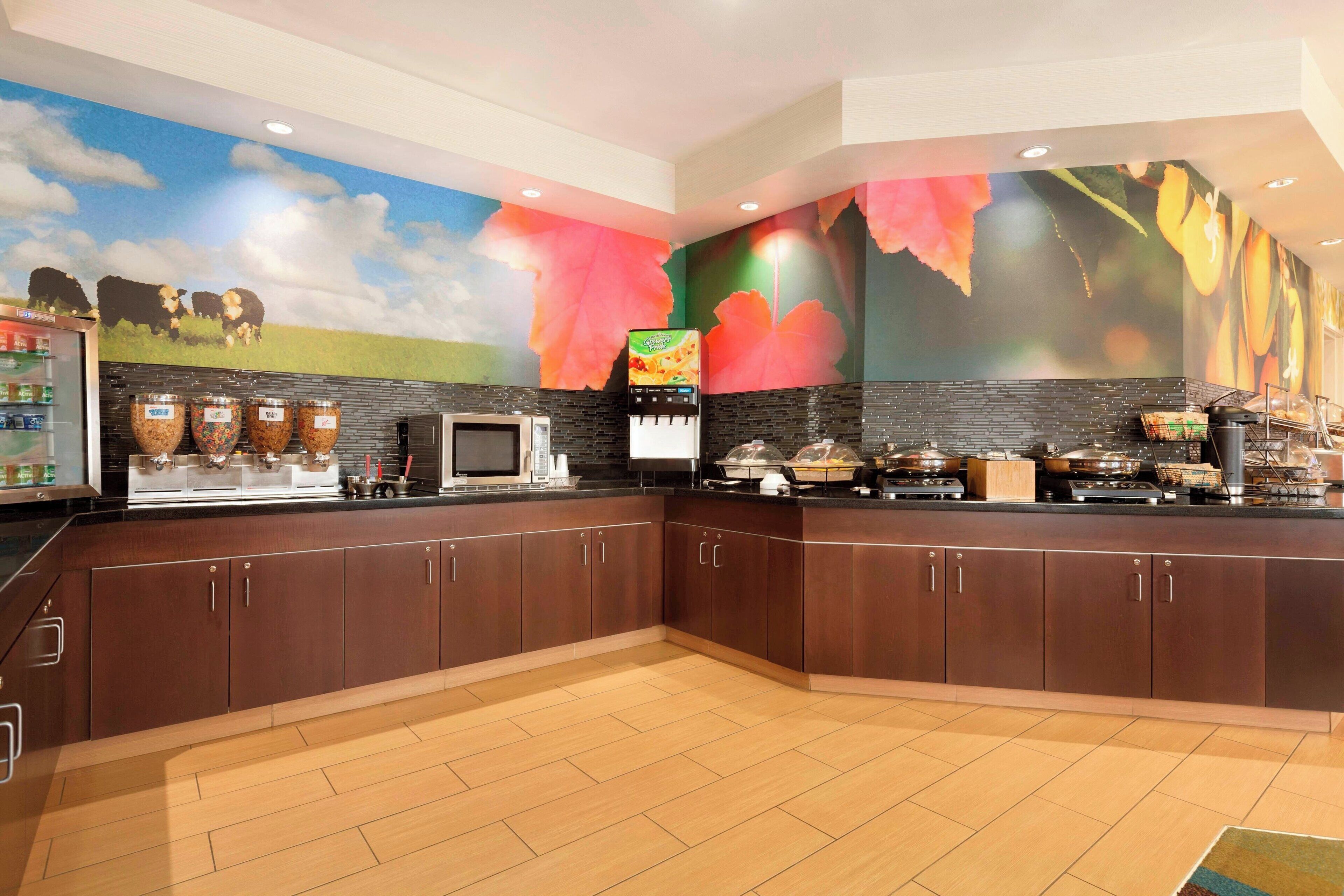 free daily continental breakfast