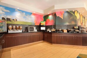 Free daily continental breakfast  - Fairfield Inn & Suites Longview (Longview)