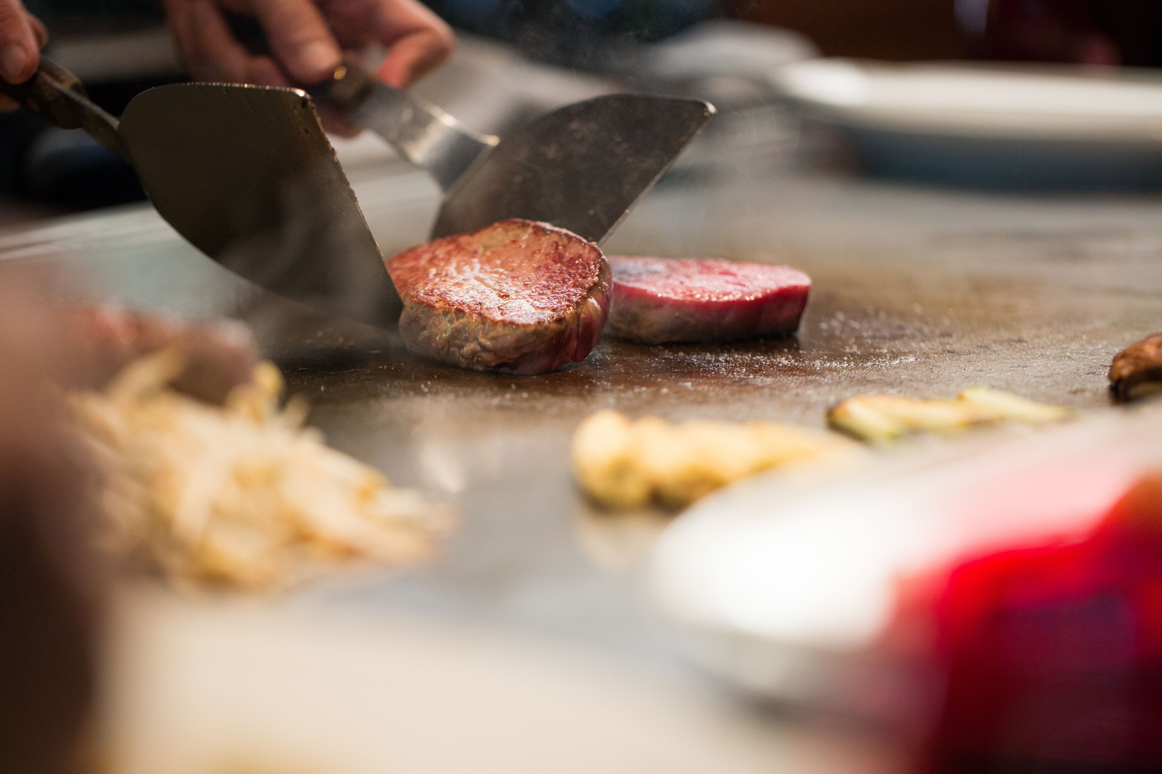 2 restaurants, lunch, dinner served; japanese cuisine