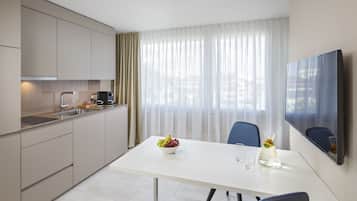 Classic Suite | Essbereich im Zimmer