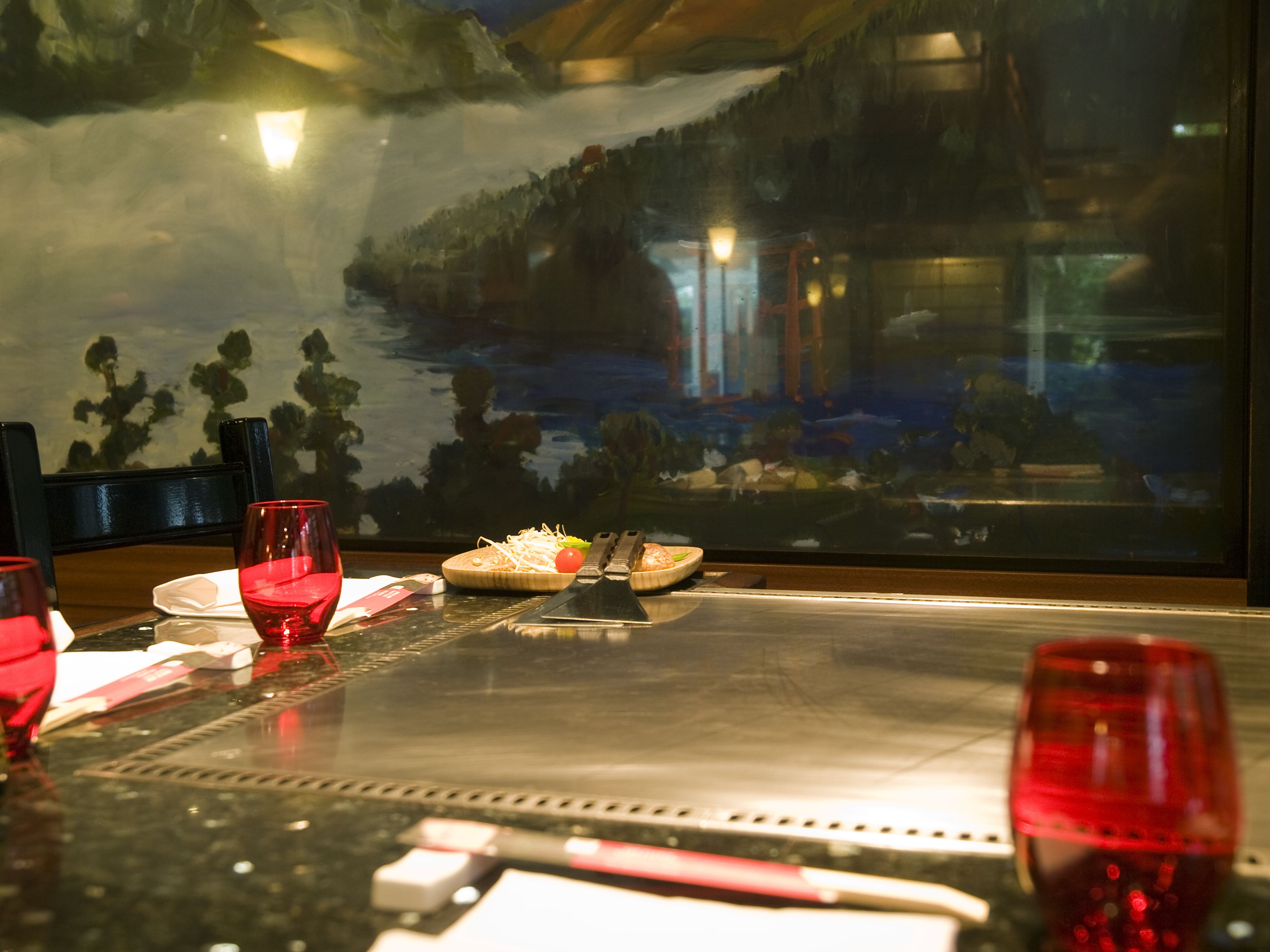 2 restaurants, lunch, dinner served; japanese cuisine