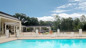 Pool - Econo Lodge Pearl - Jackson (Pearl)