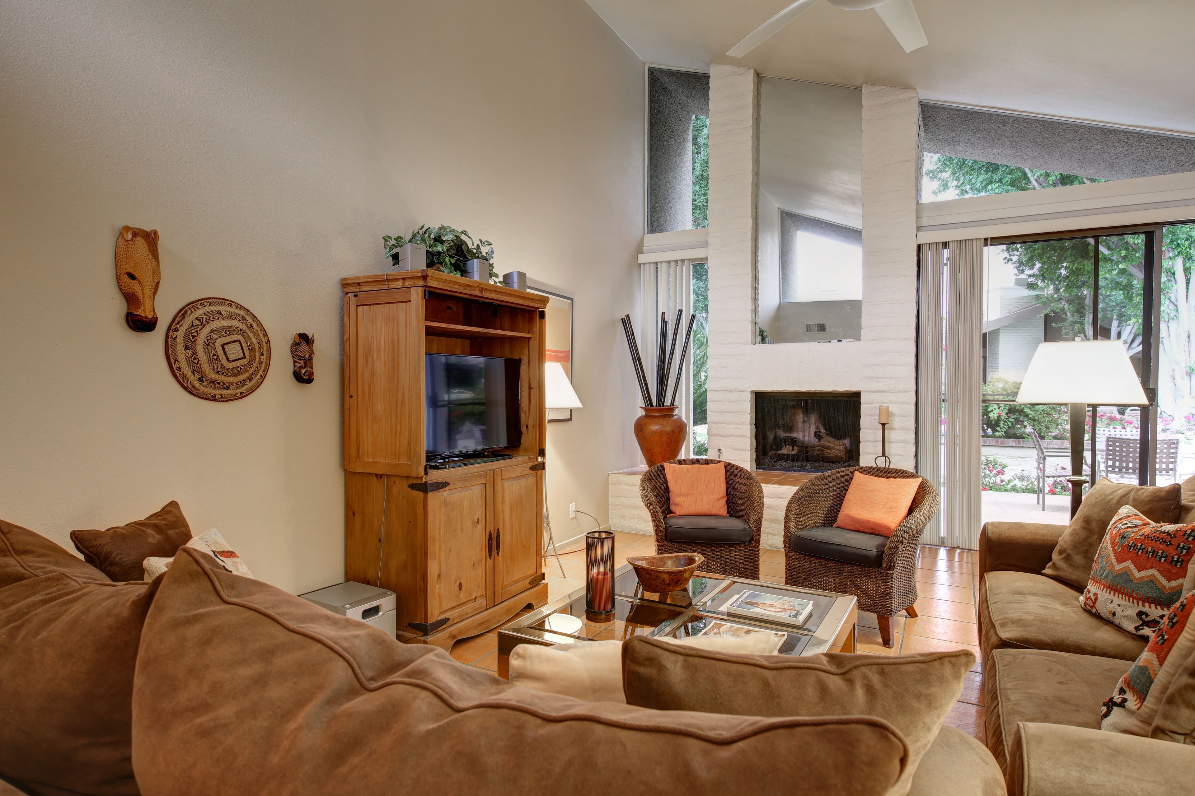 villa, 2 bedrooms, kitchen | living area | 40-inch flat-screen tv with cable channels, tv, dvd player