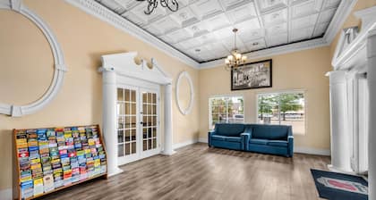 Super 8 by Wyndham Metairie