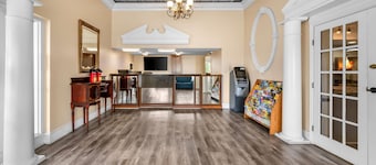 Super 8 by Wyndham Metairie