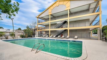 Innenpool, Außenpool