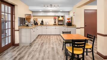 Free daily continental breakfast