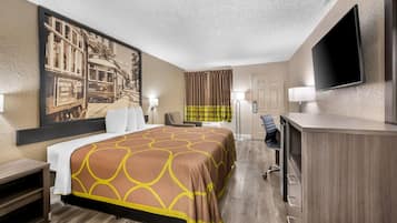 Zimmersafe, Schreibtisch, laptopgeeigneter Arbeitsplatz