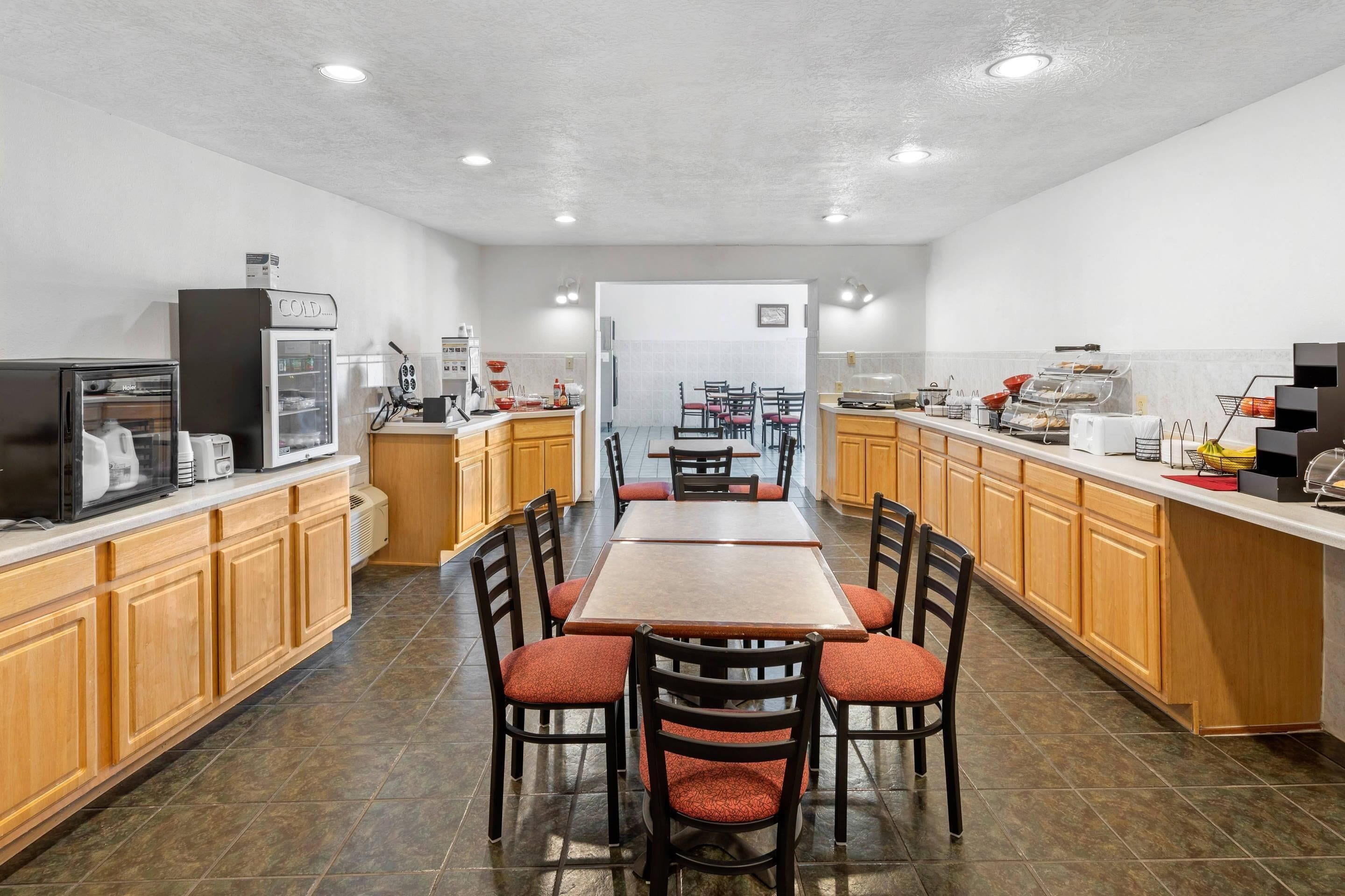 Free daily full breakfast 