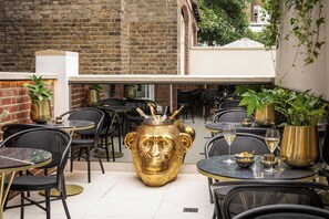 Bar (on property) - Ellen Kensington (London)
