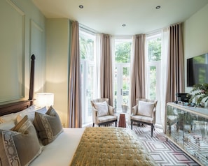 Minibar, in-room safe, individually furnished, desk - Ellen Kensington (London)