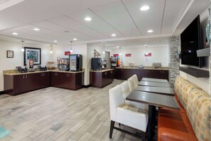 Petit déjeuner buffet compris tous les jours