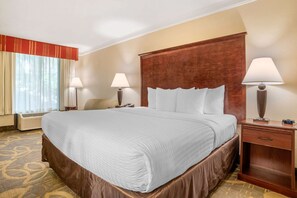 غرفة - سرير ملكي - لغير المدخنين (Pet Friendly) | مكتب وستائر تعتيم ومكواة/لوح كي وأسرّة أطفال/رضّع (مجانًا)