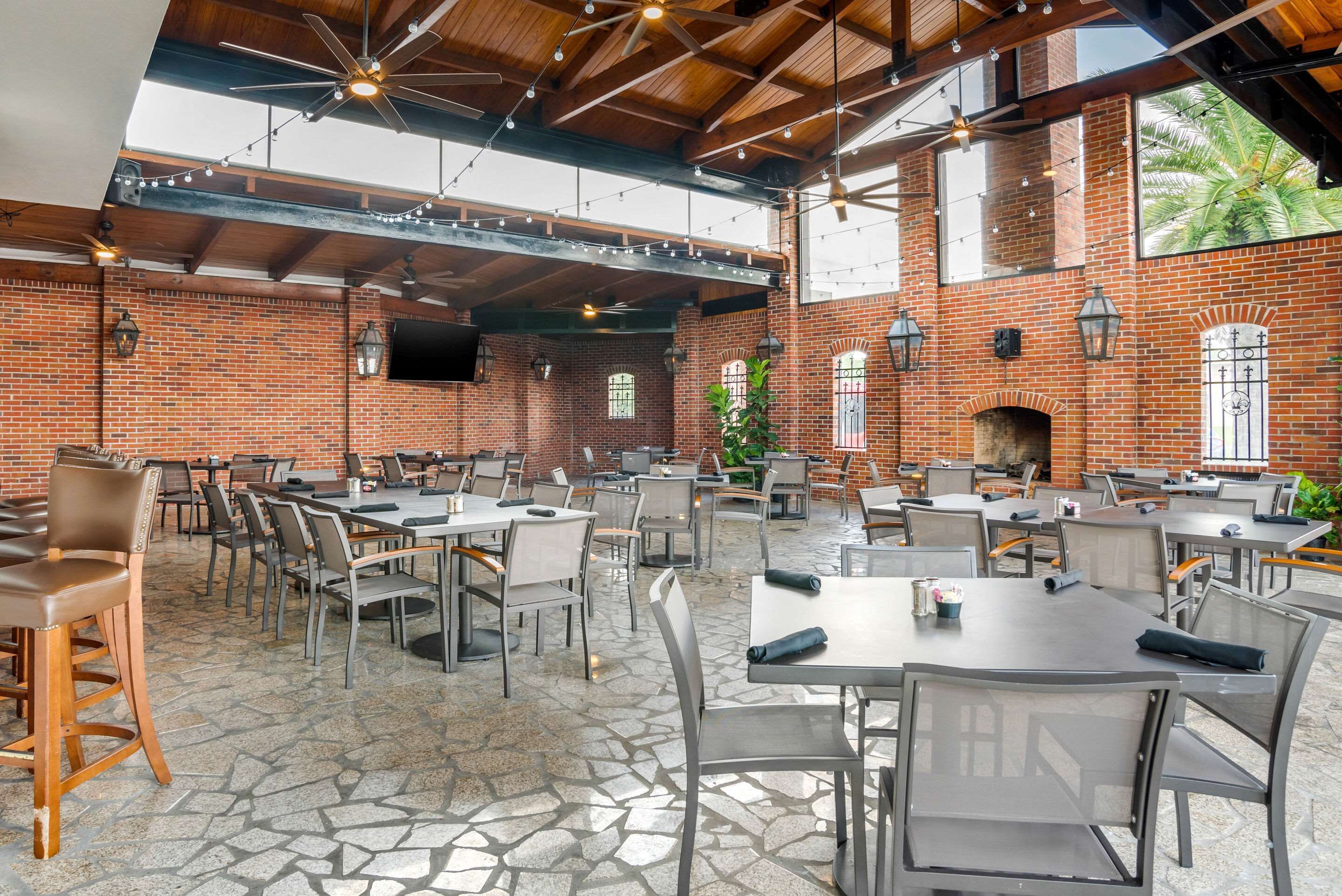 breakfast, lunch, dinner served; seafood