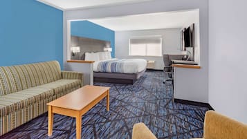 Suite, 1 Tempat Tidur King, Bebas Asap Rokok | Seprai premium, bantalan ekstra lembut, dan meja kerja