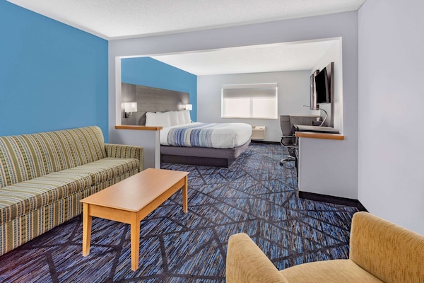 Suite, 1 King Bed, Non Smoking | Premium bedding, pillowtop beds, desk, laptop workspace