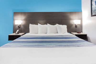 AmericInn by Wyndham Quincy