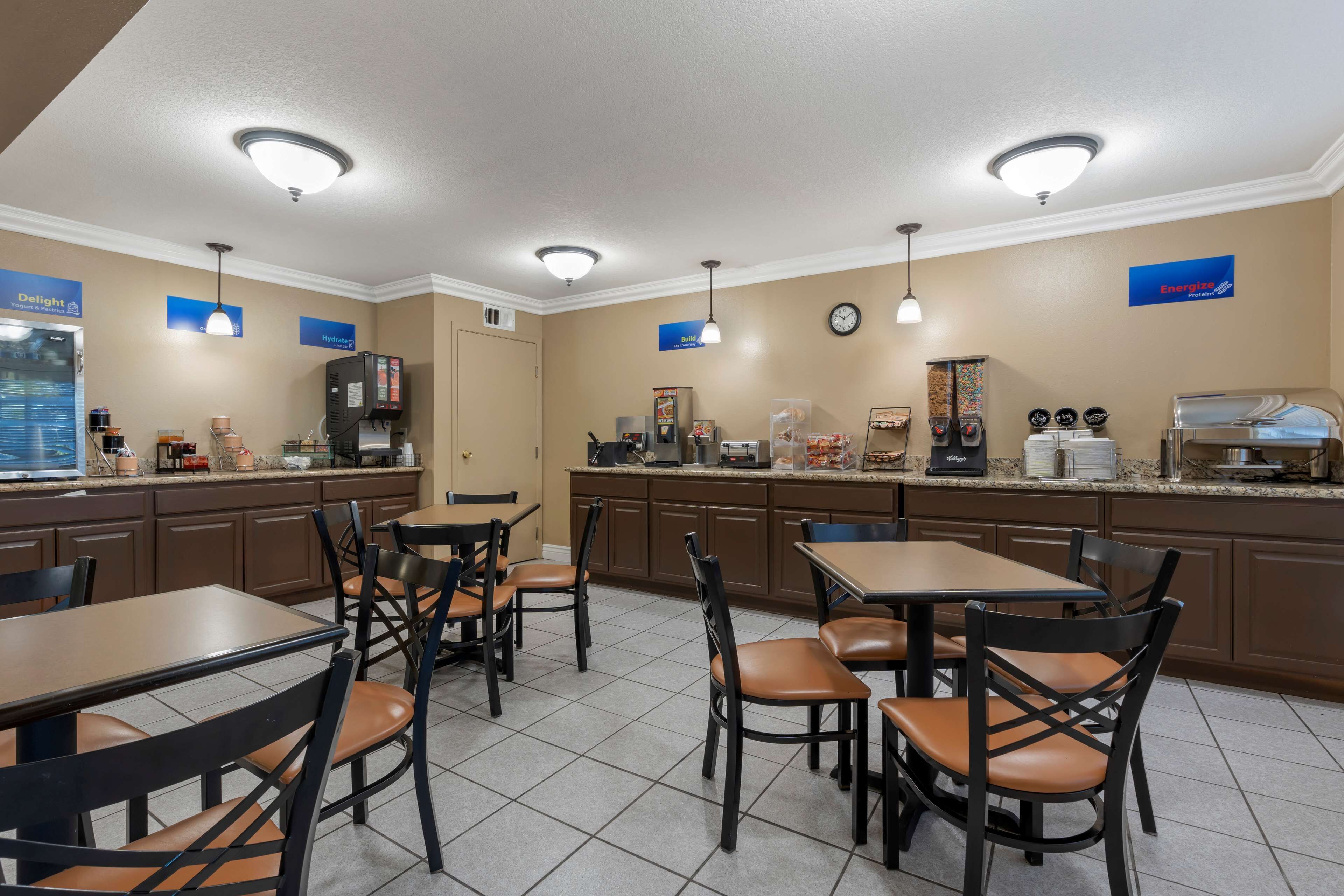 Photo - Best Western Colonial Inn