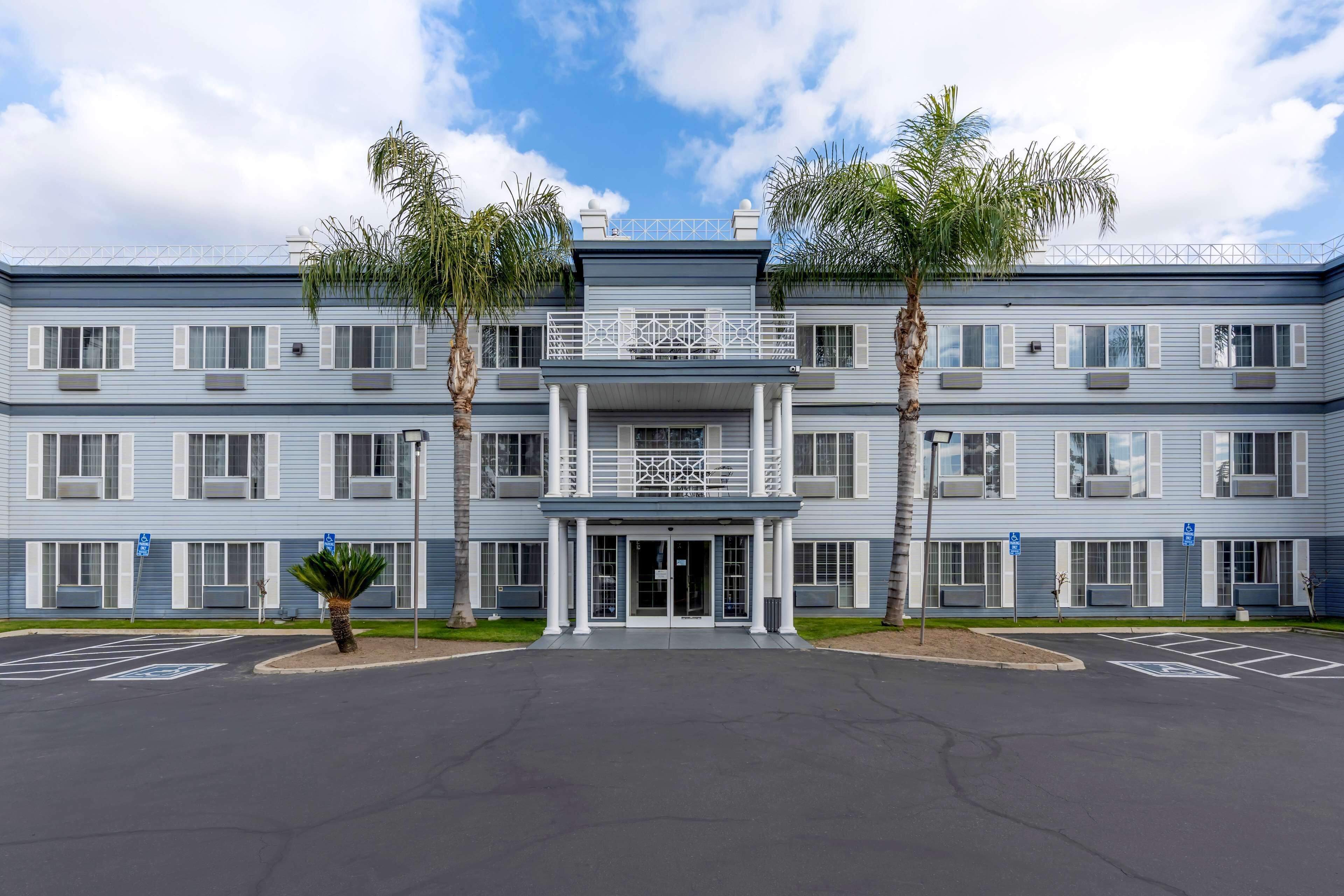 Photo - Best Western Colonial Inn